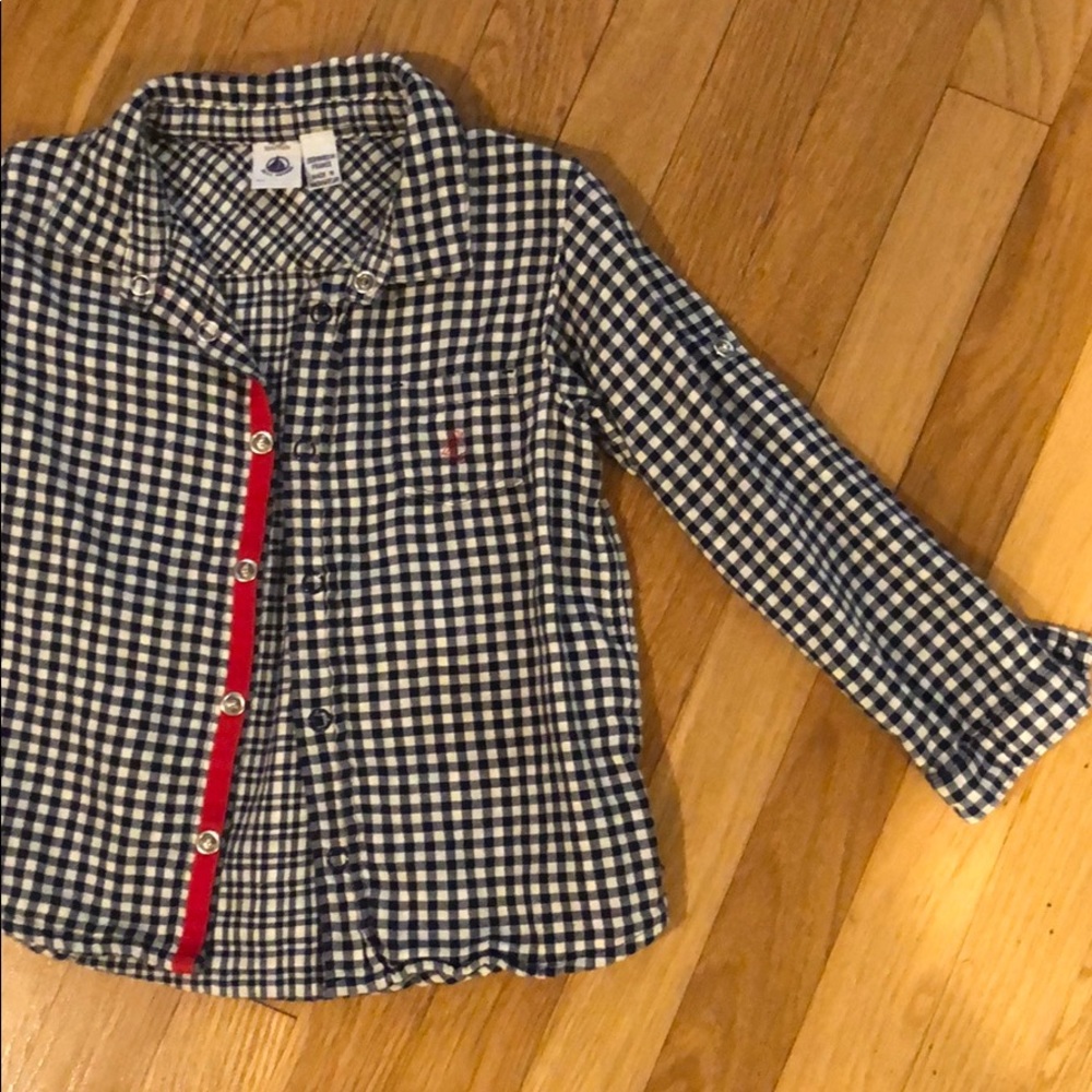 Perfect condition snap down shirt for boys.